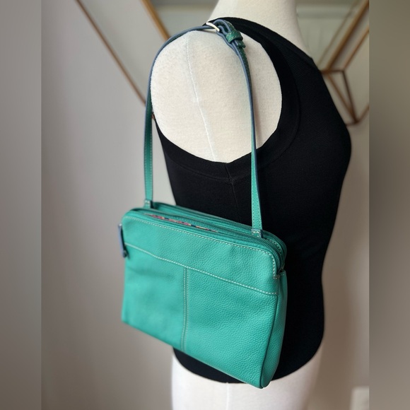 Tignanello Pebbled Green Genuine Leather 5
Compartment Purse Shoulder Bag 9x7x2 - Picture 4 of 9